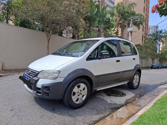 FIAT IDEA 1.8 MPI ADVENTURE 8V FLEX 4P MANUAL FIAT IDEA 1.8 MPI ADVENTURE 8V FLEX 4P MANUAL